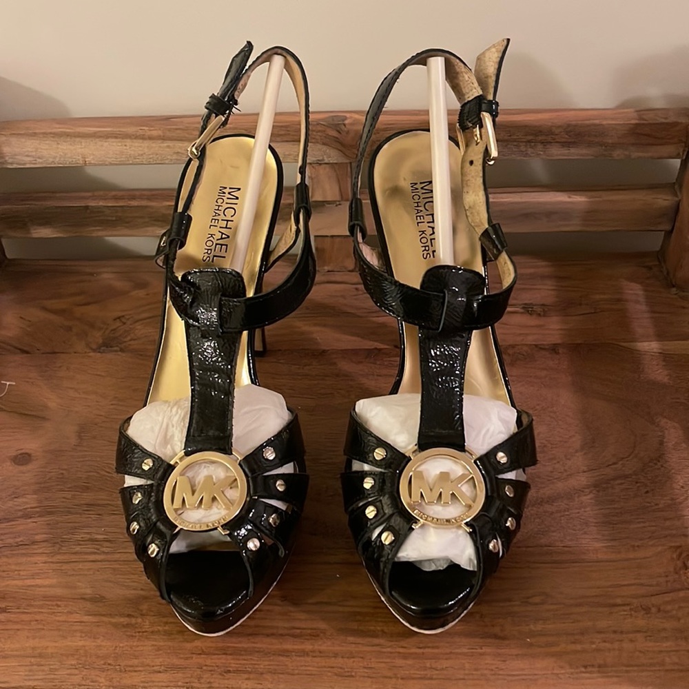 Micheal Kors Black and Gold Leather Open-Toe High heel pumps